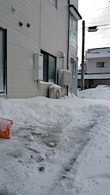 20170207雪寄せ途中お店横の駐車場
