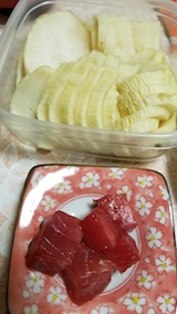 20171121晩ご飯刺身とダイコンがっこ