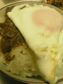20101116ビーフシチューと目玉焼き