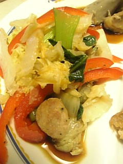 20101116赤ピーマンとソーセージの野菜炒め
