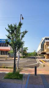 20200604速歩途中のJR秋田駅東口へと向かう通路と南の空