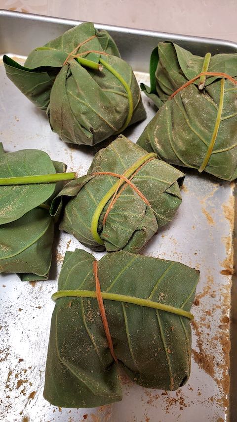 20200607ほお葉でからめたきな粉おにぎり1