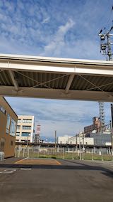 20200721速歩途中のJR秋田駅東口へ向かう道路から望んだ西の空