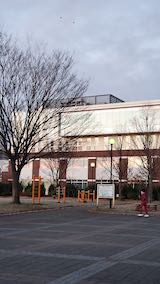 20201206速歩途中の公園内と西側の建物のガラスに反射していた朝日1