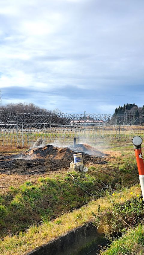 20201206山へ向かう途中の畑と空