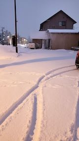 20210203外の様子朝お店向かいの駐車場雪寄せ前2