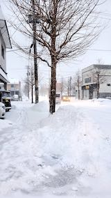 20210203外の様子朝歩道雪寄せ途中