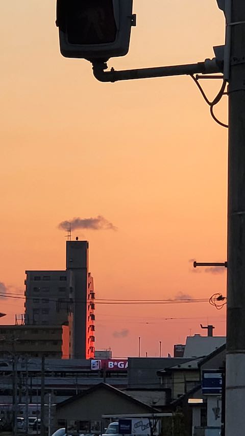 20210408外の様子夕方夕焼け空2