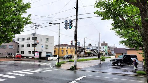 20210521外の様子夕方雨降り