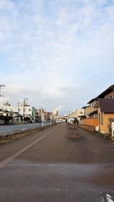 20230115速歩へ向かう途中の広い歩道と西の空