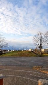 20230115速歩へ向かった公園内と南西の空