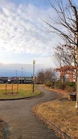 20230115速歩途中の公園内と南の空