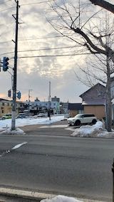 20230224外の様子夕方歩道と東大通り2